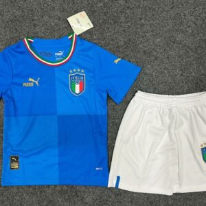 Conjunto Niño Italia temporada 22/23 Primera equipación