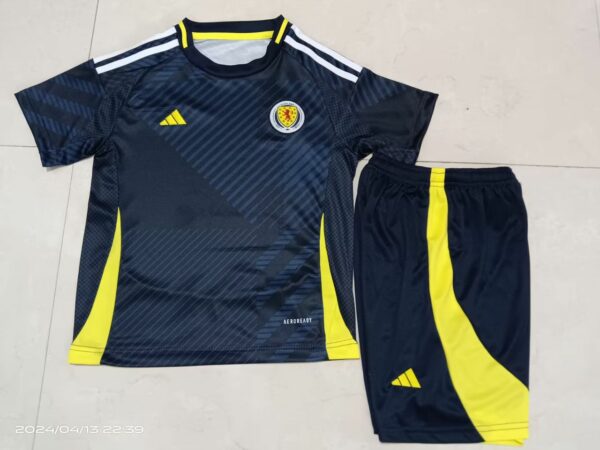 CONJUNTO NIÑO ESCOCIA TEMPORADA 24/25 PRIMERA EQUIPACIÓN