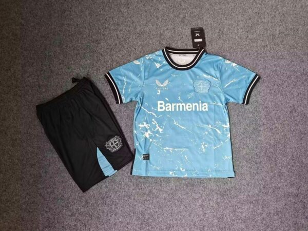 Conjunto Niño Leverkusen temporada 24/25 Tercera equipación