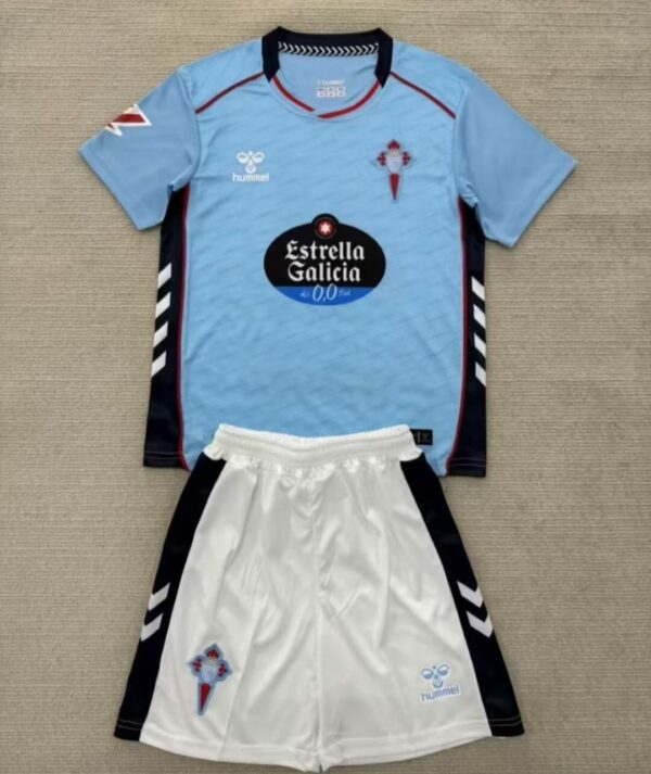 Conjunto Niño Celta temporada 25/26 Primera equipación