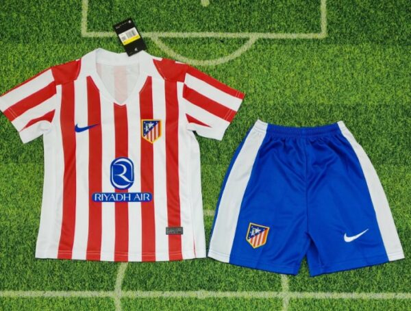 Conjunto Niño Atlético Madrid temporada 25/26 Primera equipación