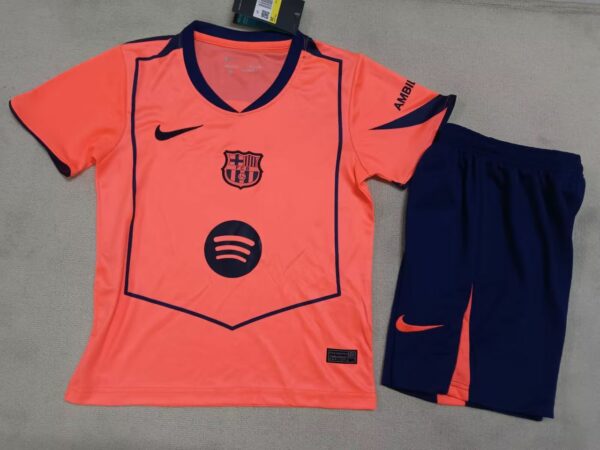 Conjunto Niño Barcelona temporada 25/26 Tercera equipación