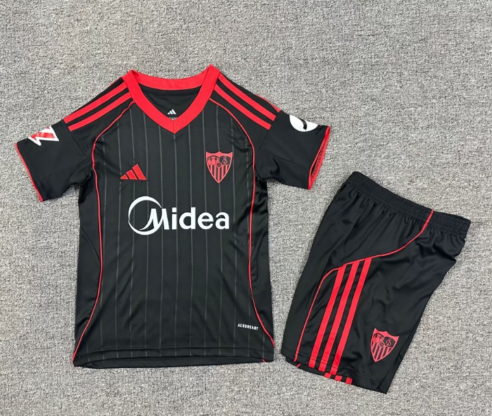Conjunto Niño Sevilla temporada 25/26 Tercera equipación