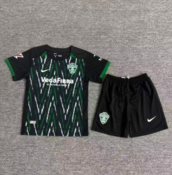 Conjunto Niño Elche temporada 25/26 Segunda equipación